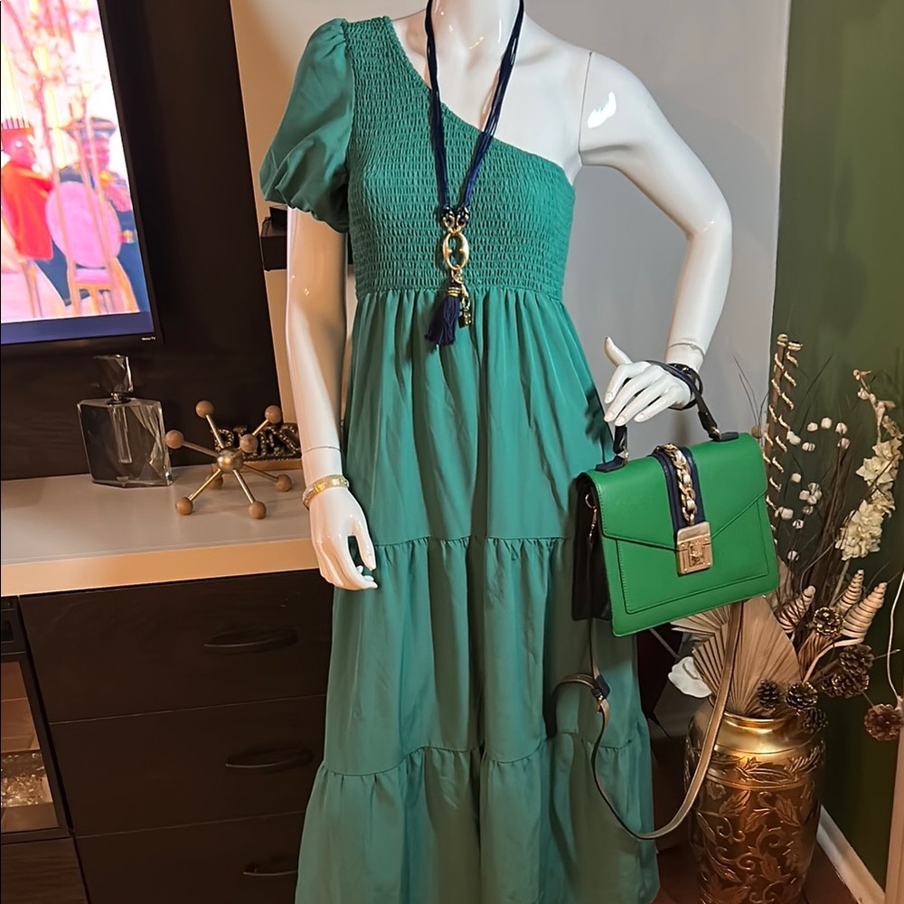 Elegant Green One-Shoulder Dress! Conservative doesn’t have2b boring!